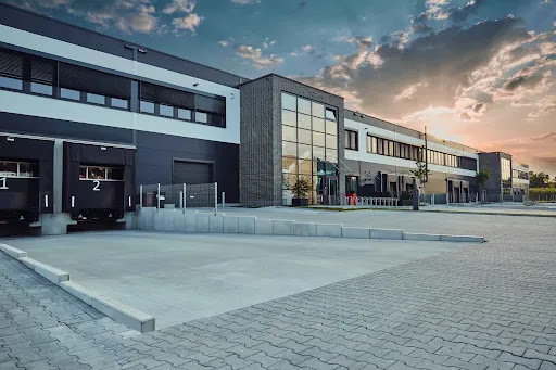 Häusser United Brands Factory Outlet - Thumbnail