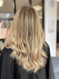 Photo n°17 de Laura.B Coiffure à Fraisses (Salon de coiffure)