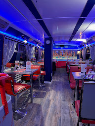 Photo n°1 de Chez lucho, le bus du pizzaiolo à Giroussens (Pizzeria)