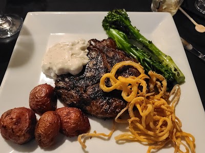 Steak & Main