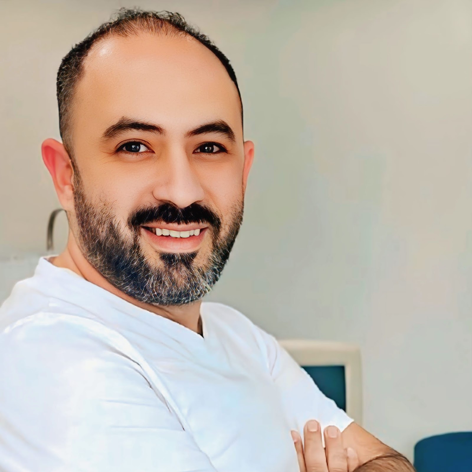 Dr.hisham hadeed دكتور نسائية وتوليد الشارقة - صورة 2