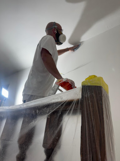 Zoom sur nos artisans : le peintre.Dans un projet de...