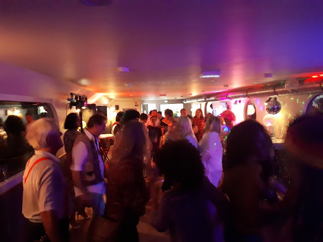 Espace CARNOT (péniche)