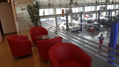 Photos of Nissan SUV Service - Al Babtain