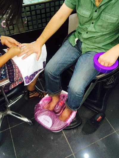Photos of Fashion Saloon