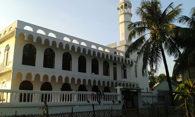 Photos of Atiabari Serajul Haque Madinatul Ulum Complex