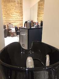 Photo n°2 de Guillaume Brindejonc Coiffeur et Barbier à Paris (Salon de coiffure)