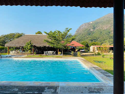 Los Tamarindos. (Restaurante y Balneario) - Thumbnail