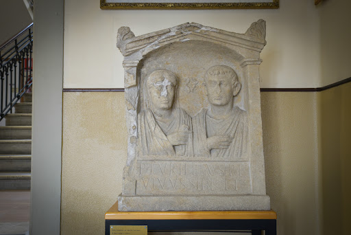 Stele funeraria romana