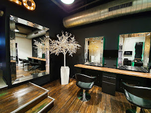 Photo n°7 de ACTEO COIFFURE | Saint Julien | Coiffeur Coloriste & Barbier Angers à Angers (Magasin de produits de beauté)