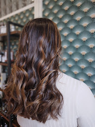 Photo n°9 de Haircut by A & L à Villegouge (Salon de coiffure)