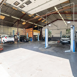 Photo n°3 de garage de l'europe à Givors (Magasin de pneus)