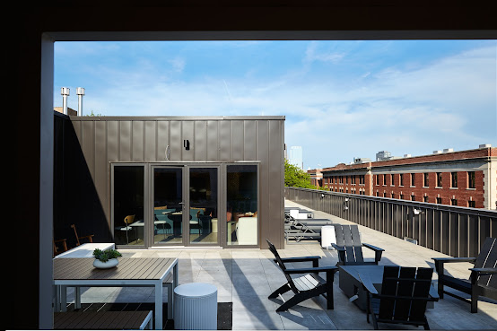 West End Club by null