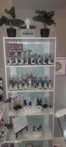 YaYas Fragrance Oils Logo