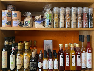 Photo n°9 de LES BONNES CHOSES Epicerie Gourmande Artisanat et Déco à Douarnenez (Cave à vins)