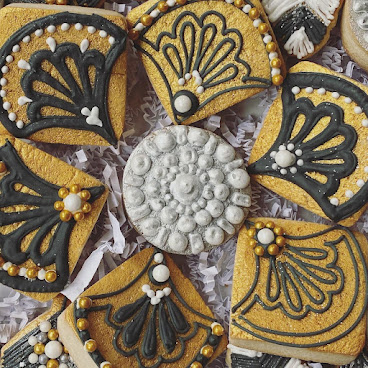 Lorraine's Bake Shop by null