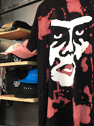 Photo n°17 de ULTIMATE à Digne-les-Bains (Magasin de vêtements pour femmes)