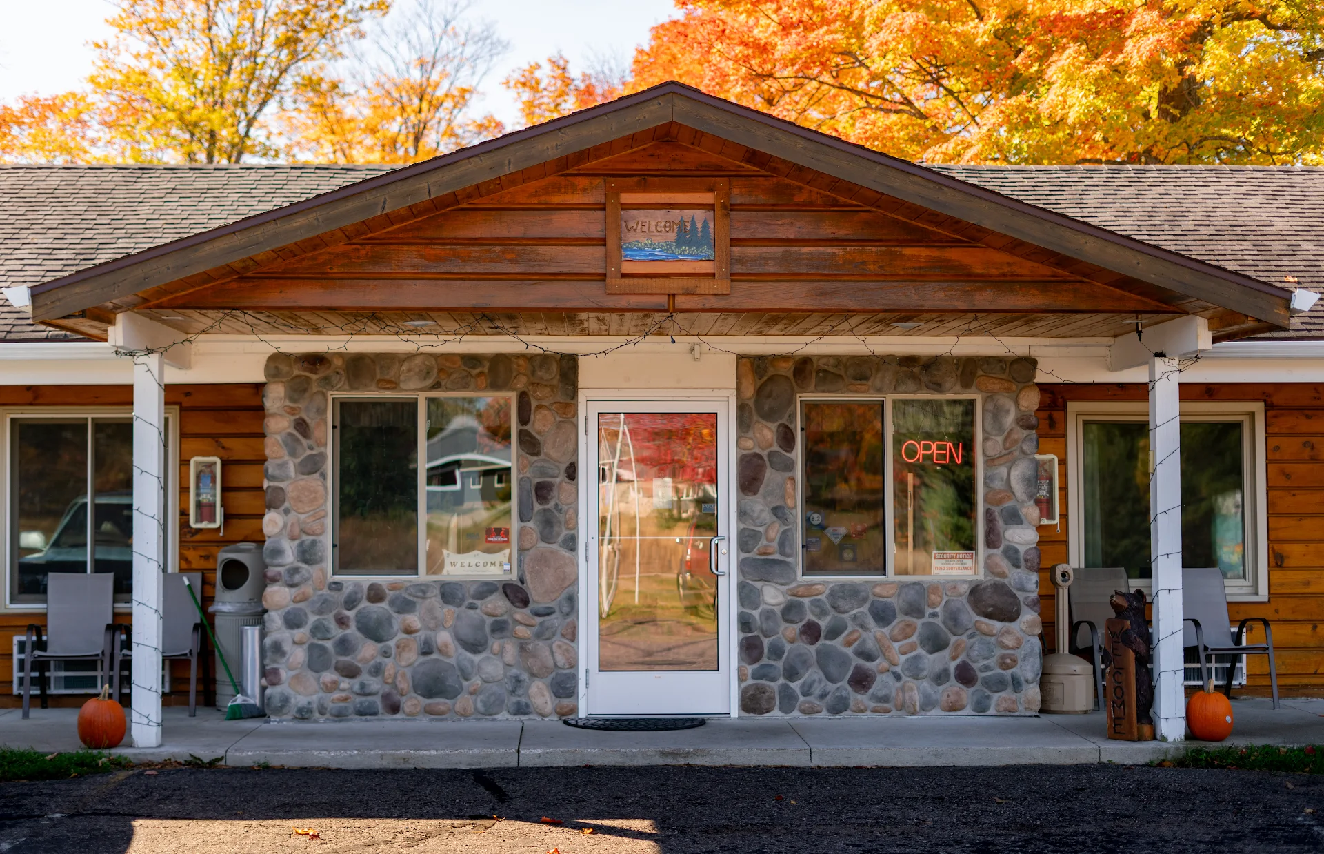 Alger Falls Motel