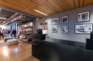 Photo n°6 de Magasin d'usine - Rossignol Moirans à Saint-Jean-de-Moirans (Magasin de vêtements de sport)