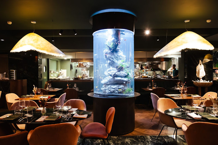 Sea Signora Milano by null