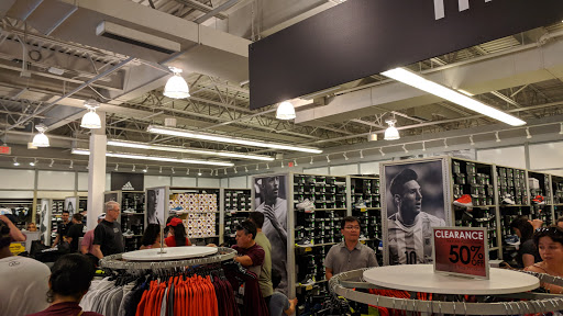 adidas Outlet Store Cypress - Thumbnail