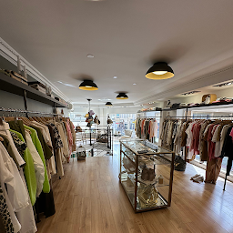 Photo n°3 de L’Appartement By Les Brunelles Saint-Raphaël à Saint-Raphaël (Magasin de vêtements pour femmes)