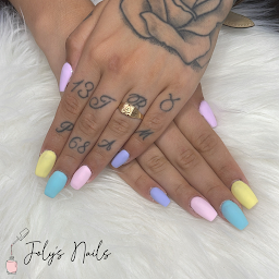 Photo n°10 de Joly's Nails à La Mézière (Salon de manucure)