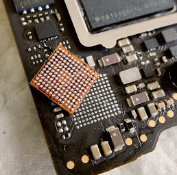 Photo n°3 de Réparation MacBook et iPhone - PommeCare (Sur Rendez-vous) à Villeurbanne (Atelier de réparation de téléphones mobiles)