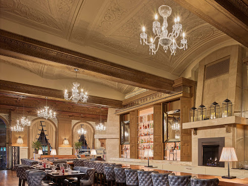 OAK Long Bar + Kitchen by null