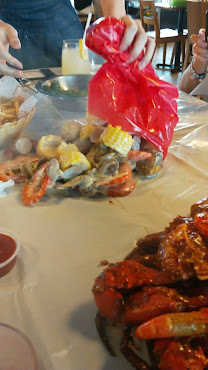 Dancing Crab (VivoCity) by null