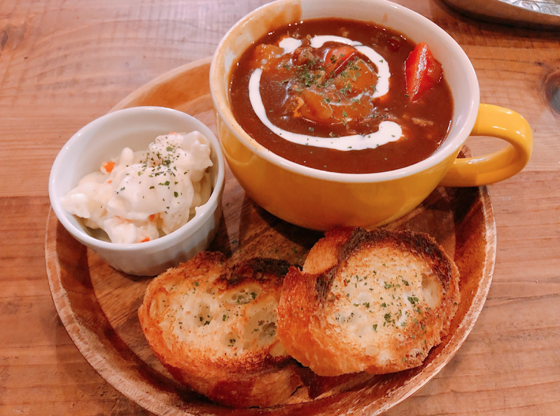 メイドカフェ コモレビフィーカ