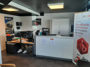 Photo n°8 de CARROSSERIE MOTRIO SOLER AUTOMOBILES à Bons-en-Chablais (Atelier de réparation automobile)