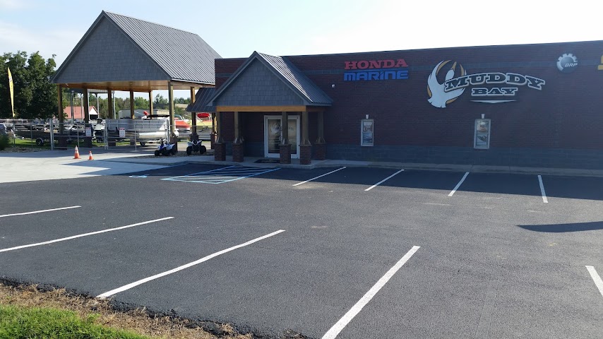 MUDDY BAY® MARINE & MUDDY BAY® OUTFITTERS by null