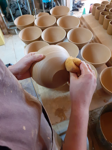 Photo de Poteries Dequeker à Rochechouart (87600)