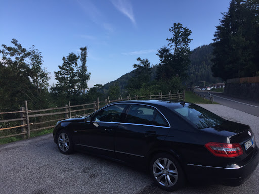Ros Black Taxi- Ncc Varese