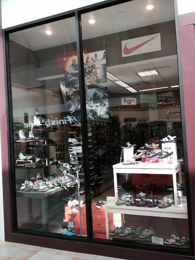 Photos of Tradehome Shoes
