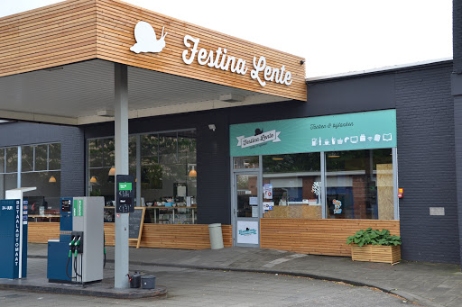 Festina Lente Pomp