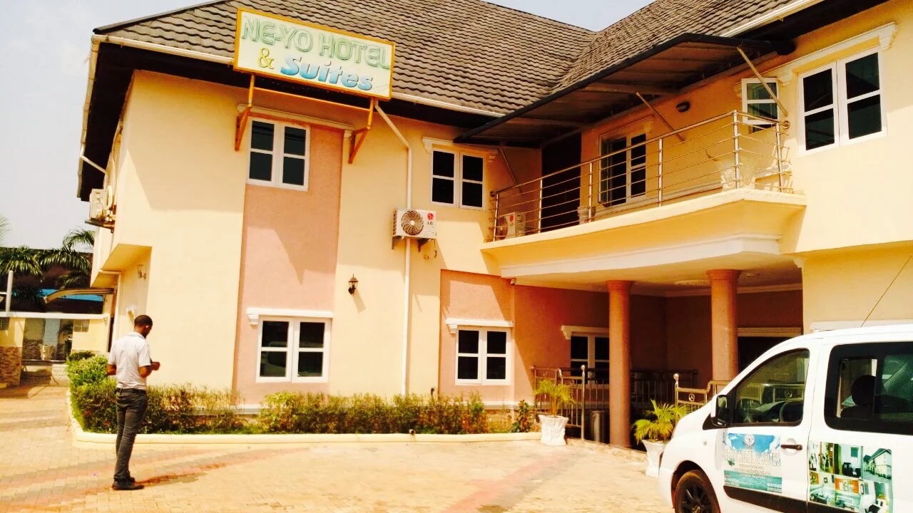Ne-yo hotel and suites