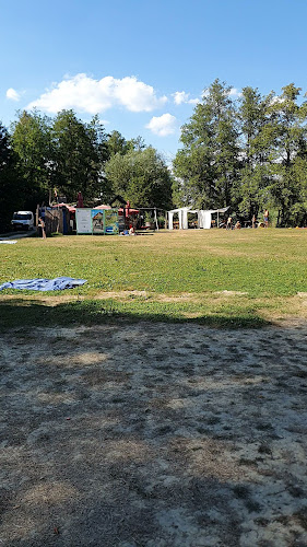 Recenzije Jungle Bar Mrežnica (rafting, SUP daske, hrana i piće, organizacija izleta i proslava) u Duga Resa - Bar