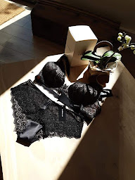 Photo n°14 de Perruque Toulouse - prothèses mammaires Amoena Beauté Santé du Cheveu à Toulouse (Magasin de perruques)