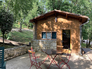 Photo n°1 de Camping Le Buron à Chazelles (Camping avec cabanes)