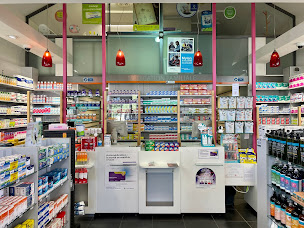 Photo n°2 de Pharmacie de l'Eglise à Saint-Maurice-de-Gourdans (Magasin de fauteuils roulants)