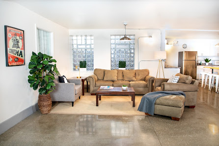 ReelPaws 4809 N Ravenswood Ave #100, Chicago, IL 60640