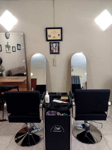 Evhie Salon Manokwari