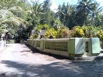Photos of Makam Balekambang