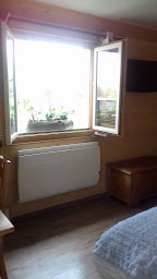 Photo n°5 de Chalet la Bachole chambres d'hôtes à Charancieu (Piscine)