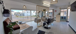 Photo n°2 de Clara Leone à Jard-sur-Mer (Salon de coiffure)