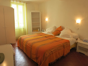 Photo n°1 de La Maison Jaune à Forcalquier (Agence de location de chalets)