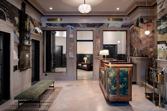 The Flat Iron Hotel by null