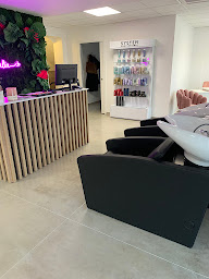 Photo n°2 de Julia.b saint Martin de Crau à Saint-Martin-de-Crau (Salon de coiffure)